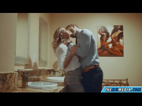 ❤️ Nalika pirang semok seduces sampeyan ing toilet umum Porno krasan ing kita% jv.ixiporn-com.ru% ☑